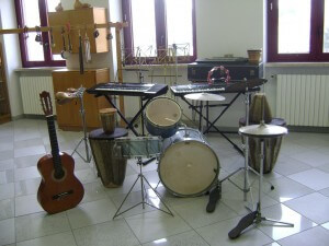 Istituto Sacro Cuore Roma Scuola Sacro Cuore - Aula di musica con strumenti