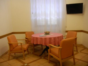 Istituto Sacro Cuore Roma Scuola Sacro Cuore - Area Comune poltrone e televisione